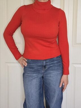 Red Turtleneck Sweater Fitted Soft Knit Classic Winter Staple Size M